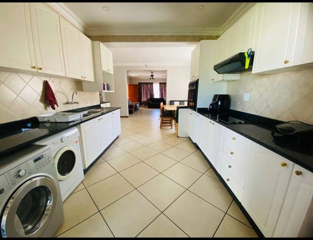 4 BEDROOM HOUSE FOR SALE IN SOUTH HILLS